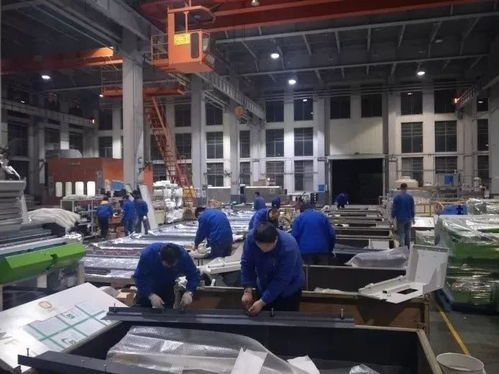 寒夜里的堅守 青島宏大清梳設備廠組織員工抗低溫戰嚴寒保高產